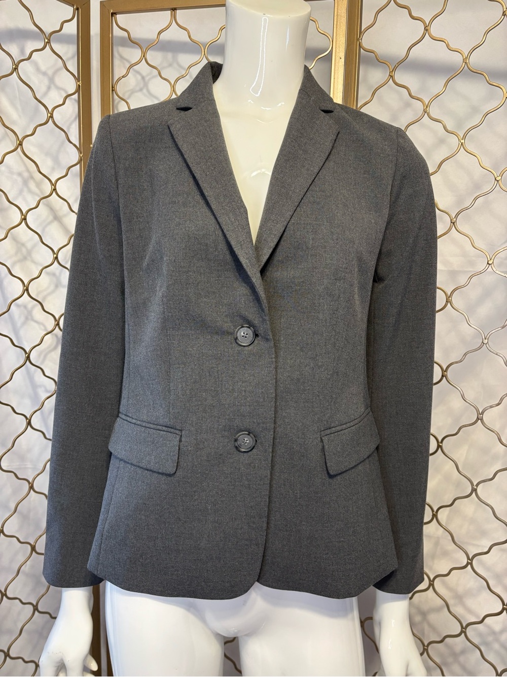 Ann Taylor Charcoal Gray Two-Button Blazer size 12P in Excellent Condition